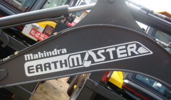 Mahindra Earth Master full