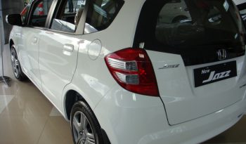 Toyota RAV4 SE full